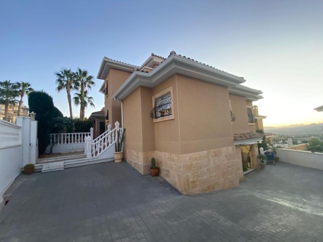 Properties for sale and rent in Spain photo 4