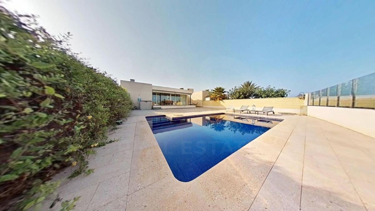 Venta de chalet independiente en Casa o chalet en El Palmeral-Urbanova-Tabarca, Alicante / Alacant, Alicante / Alacant
 photo 2