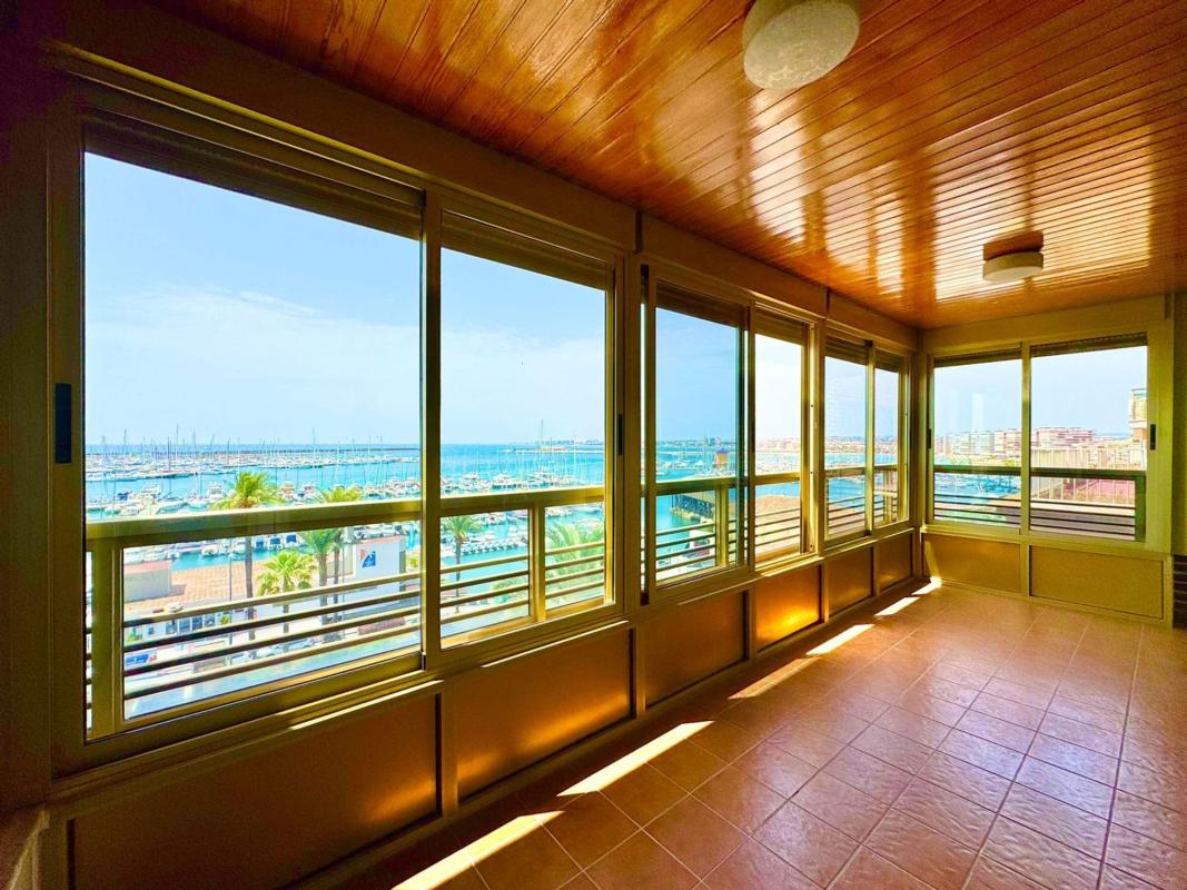 Venta de piso en Piso en Paseo Vistalegre, Centro - Muelle Pesquero, Torrevieja, Torrevieja
photo 5