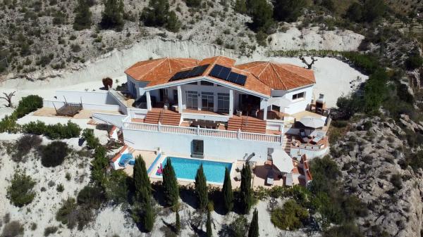 Casa o chalet independiente en Pd Cotxinets Els, 22, Petrer thumbnail 2