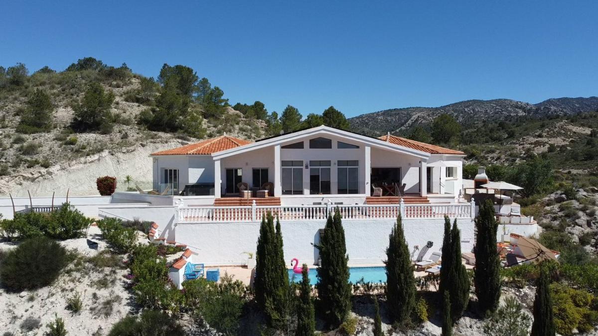 Properties for sale and rent in Spain photo 4