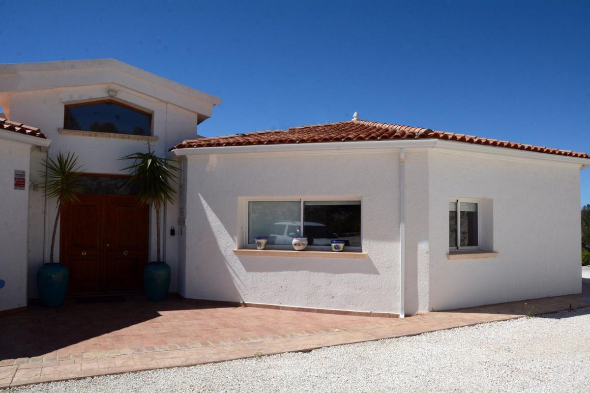 Properties for sale and rent in Spain photo 5