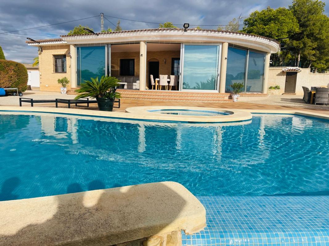 Properties for sale and rent in Spain photo 3