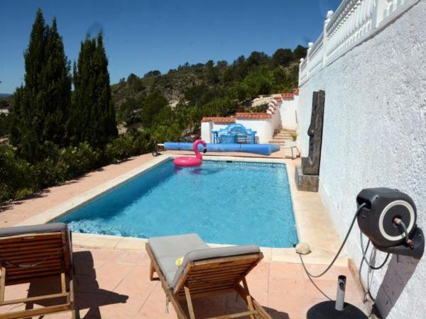 Independent chalet for sale in Casa o chalet en Petrer, Petrer
thumbnail 2