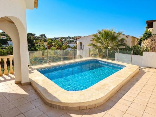Chalet wolnostojący na sprzedaż w  Casa o chalet en Cala Advocat - Baladrar, Benissa, Benissa photo 4