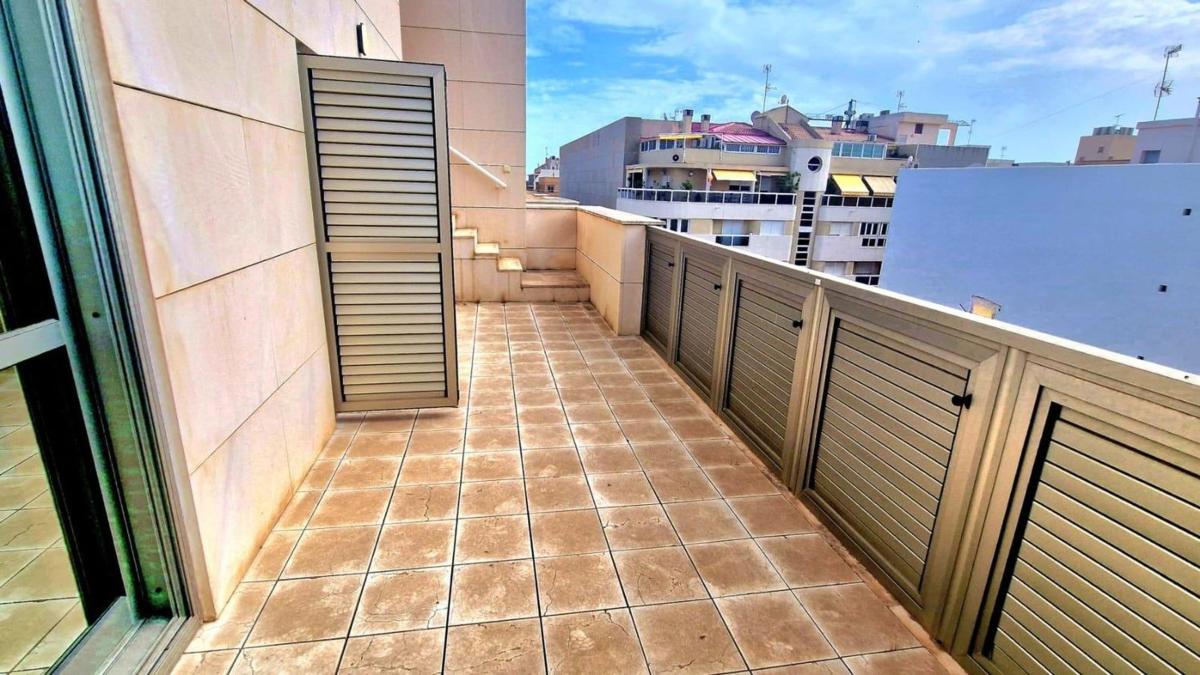 Sprzedaż mieszkania w Piso en Calle Clemente Gosálvez, Centro - Muelle Pesquero, Torrevieja, Torrevieja
photo 2