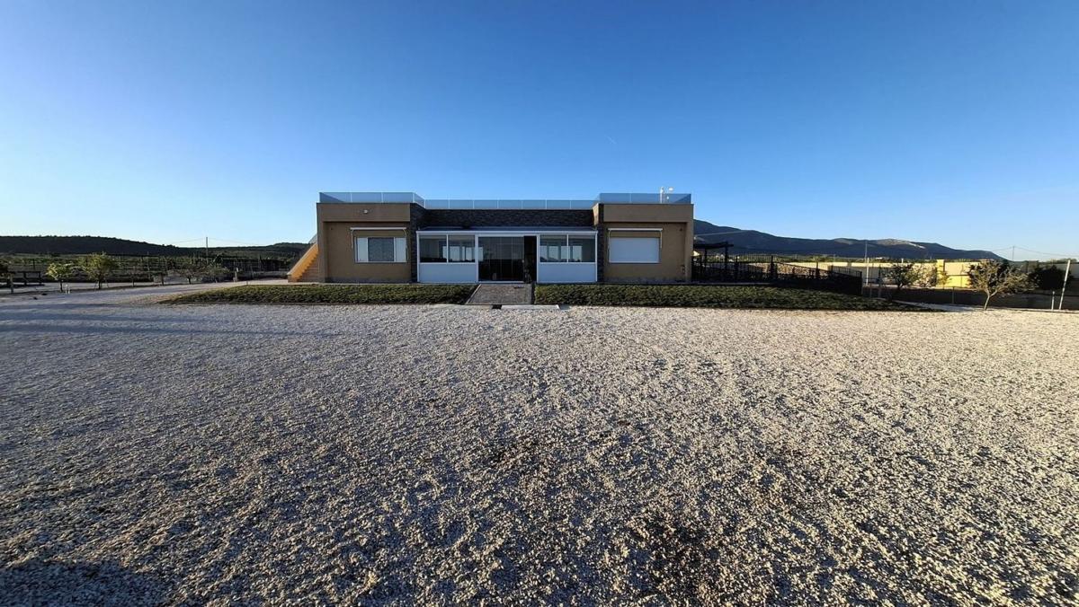 Sale of independent chalet in Casa o chalet en Pinoso, Pinoso
photo 2