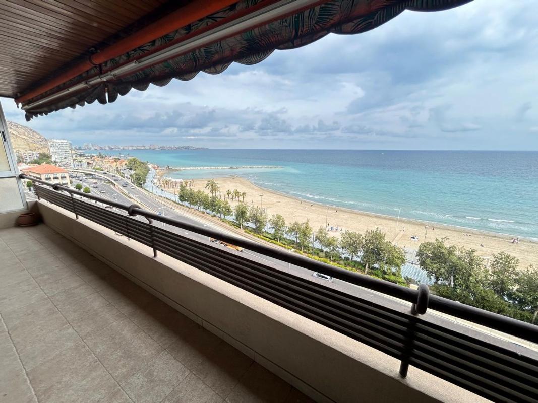 Venta de piso en Piso en Paseo de Gomiz s/n, Casco Histórico-Santa Cruz, Alicante / Alacant, Alicante / Alacant
photo 1