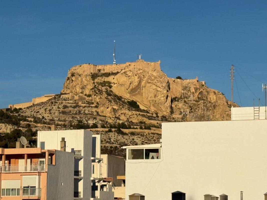 Продажа квартиры на Piso en Calle Navas, Centro Tradicional, Alicante / Alacant, Аликанте / Алакант
photo 2