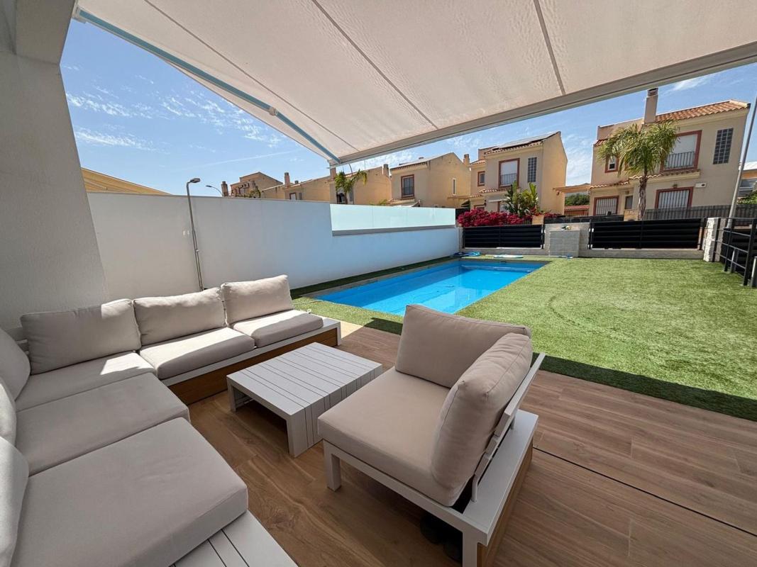 Properties for sale and rent in Spain photo 2