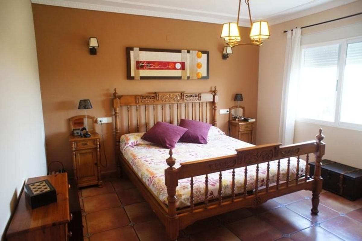 Недвижимость на продажу и в аренду в Испании photo 4