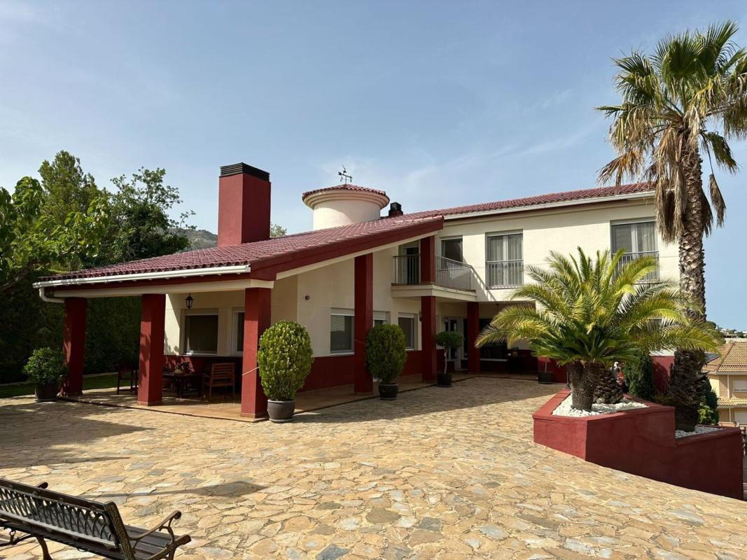 Properties for sale and rent in Spain photo 1