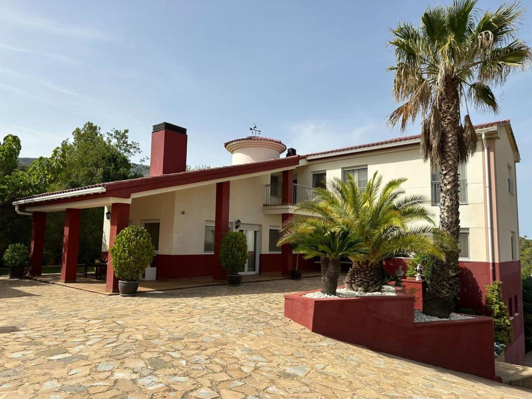 Properties for sale and rent in Spain photo 4