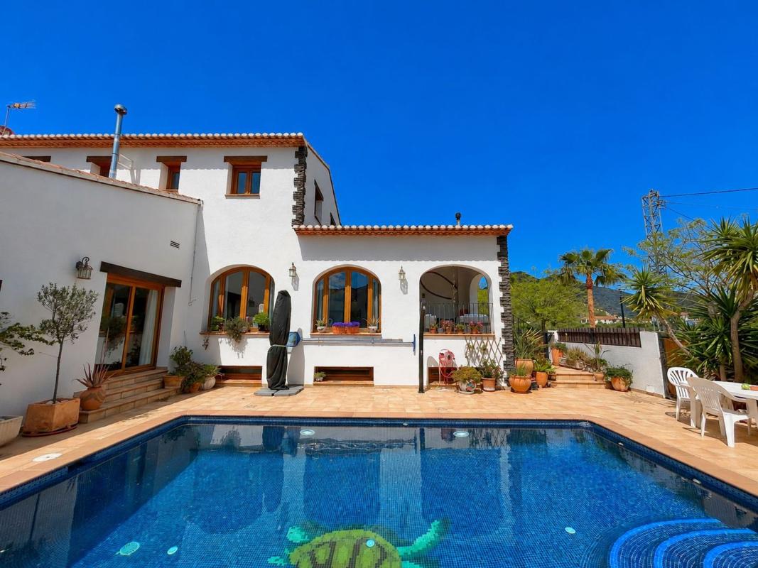 Properties for sale and rent in Spain photo 1