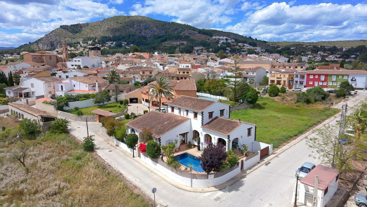 Properties for sale and rent in Spain photo 2