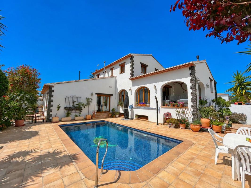 Properties for sale and rent in Spain photo 3