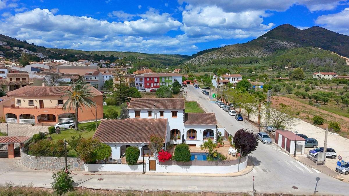 Properties for sale and rent in Spain photo 4