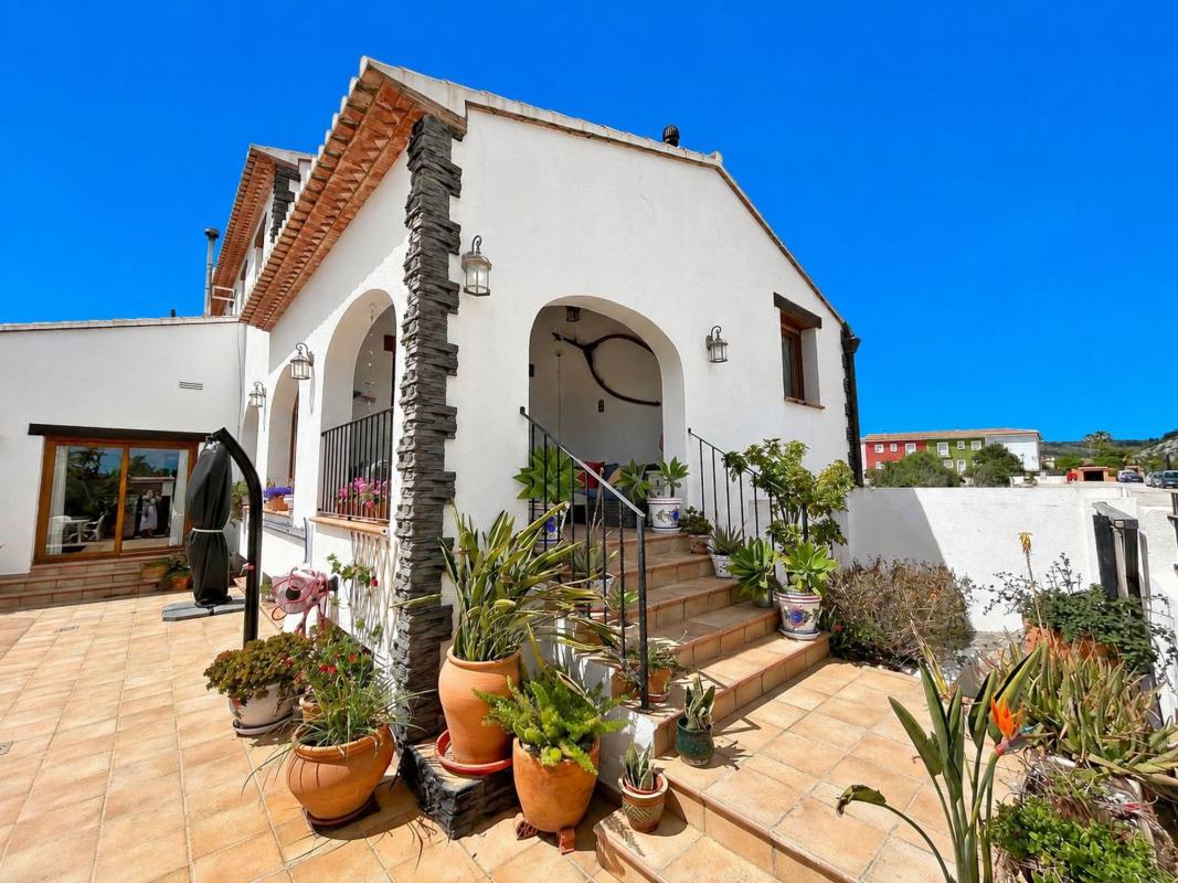 Properties for sale and rent in Spain photo 5