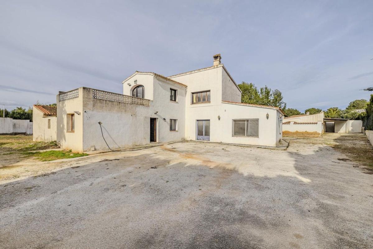 Properties for sale and rent in Spain photo 3