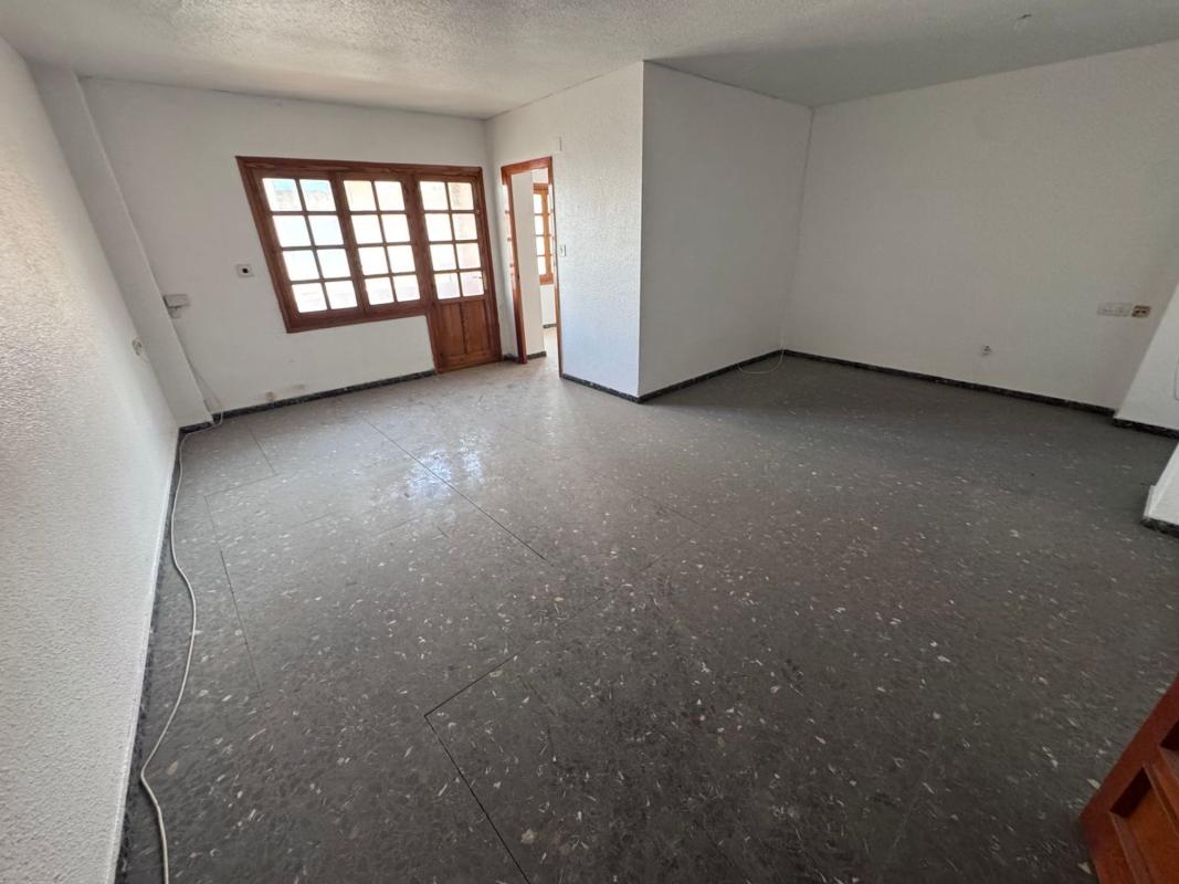 Продажа квартиры на Piso en Avenida Constitución, El Carril - Paseo de Chapi, Villena, Вильена
photo 1
