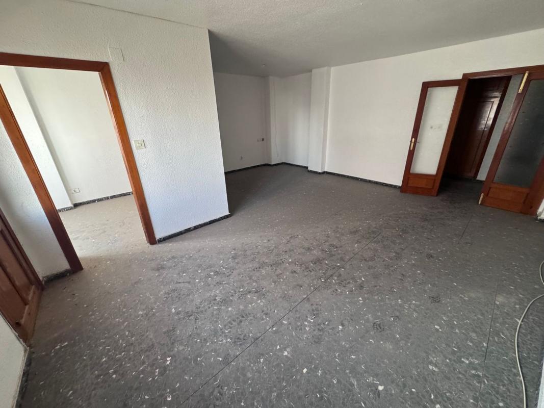 Продажа квартиры на Piso en Avenida Constitución, El Carril - Paseo de Chapi, Villena, Вильена
photo 3