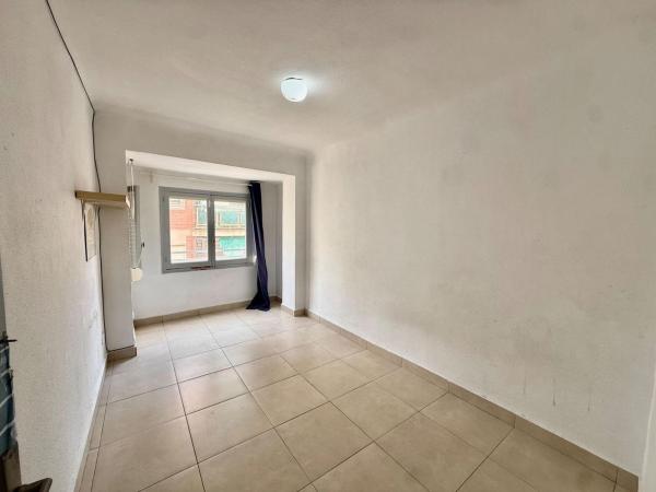 Sale of flat in Piso en Calle Maestro Caballero, Campoamor, Alicante / Alacant, Alicante
thumbnail 2