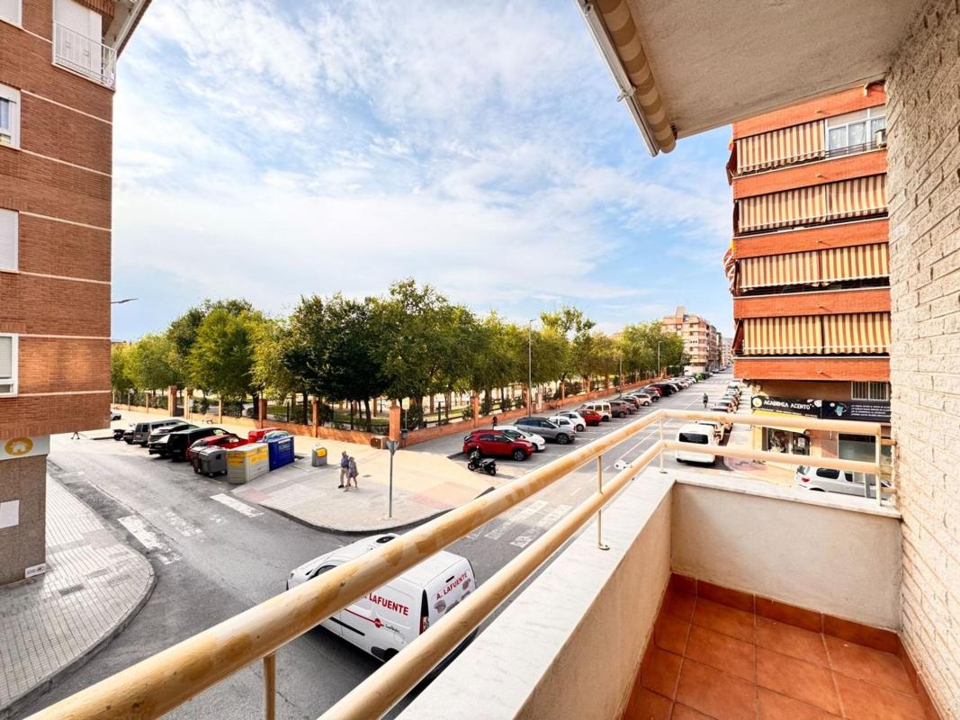 Sprzedaż mieszkania w Piso en Calle Julio Román, Petrer, Petrer
photo 2