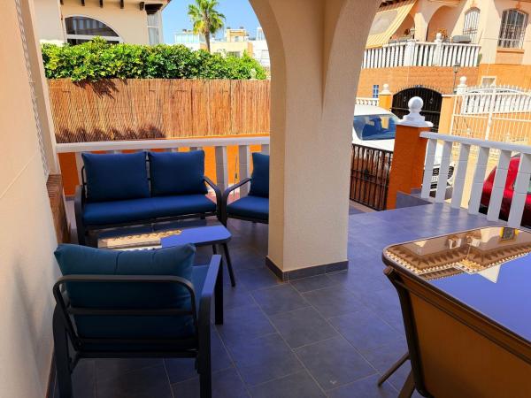 Chalet adosado en Calle Báltico, 47, Lomas de Cabo Roig, Orihuela photo 2