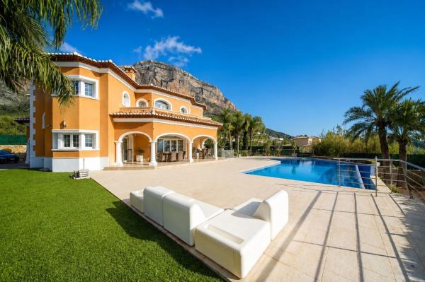 Chalet wolnostojący na sprzedaż w Casa o chalet en Montgó - Ermita, Jávea/Xàbia, Jávea/Xàbia thumbnail 2
