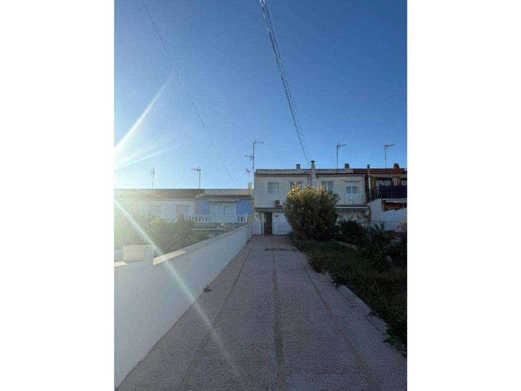Properties for sale and rent in Spain photo 1