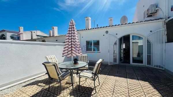 Sale of flat in Piso en Villamartín, Orihuela, Orihuela
 photo 1