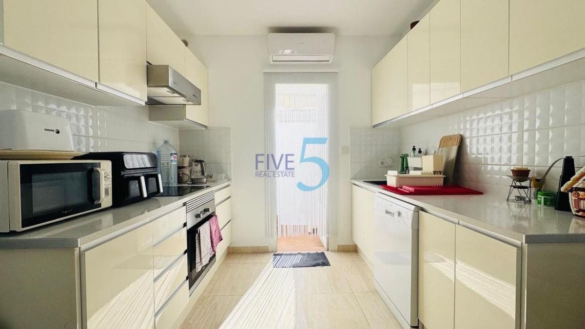 Sale of apartment in Piso en Villamartín, Orihuela, Orihuela
 photo 3