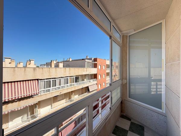 Продажа квартиры на Piso en Calle Alfonso XII, Puerto, Santa Pola, Санта Пола
thumbnail 2