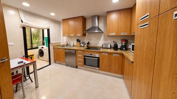 Chalet adosado en Arq Felix Candela, Alicante Golf, Alicante / Alacant thumbnail 2