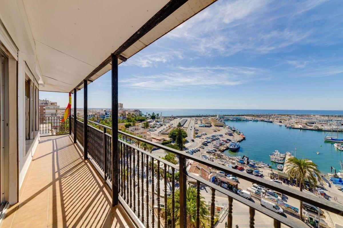 Sprzedaż mieszkania w Piso en Calle José Martínez Ruiz Azorín, 1, Centro - Muelle Pesquero, Torrevieja, Torrevieja
photo 1