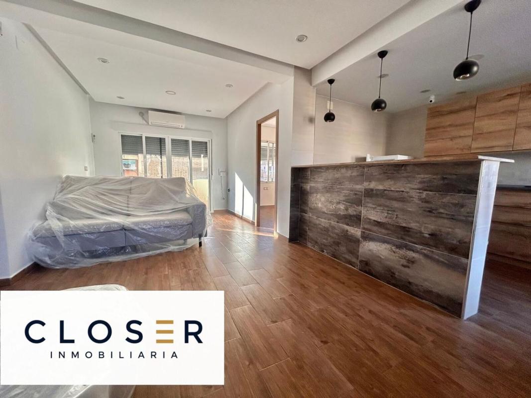 Продажа квартиры на Piso en Calle San Benito, Plà del Bon Repòs-La Goteta, Alicante / Alacant, Аликанте / Алакант
photo 2
