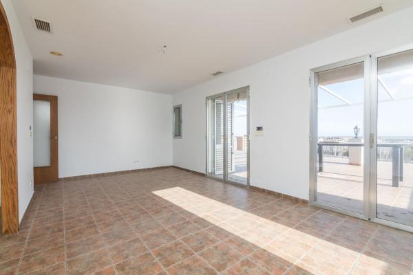 Penthouse for sale at  Ático en Calle Josefina Manresa, Zona Universidad, Elche / Elx, Elche / Elx photo 4