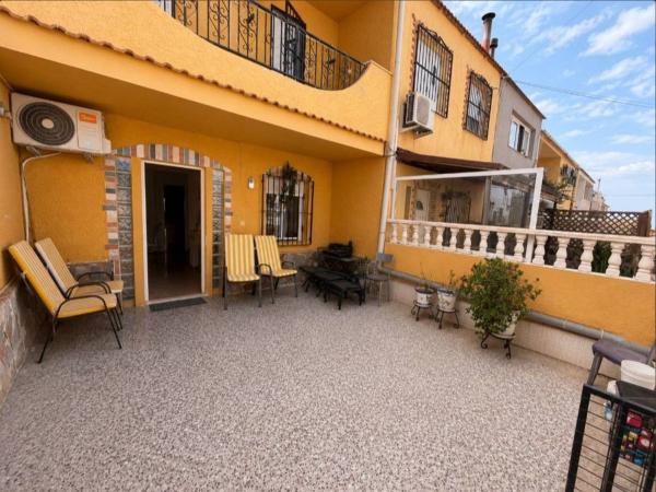 Chalet pareado en Avenida de Torrevieja, Los Balcones - Los Altos del Edén, Torrevieja photo 3