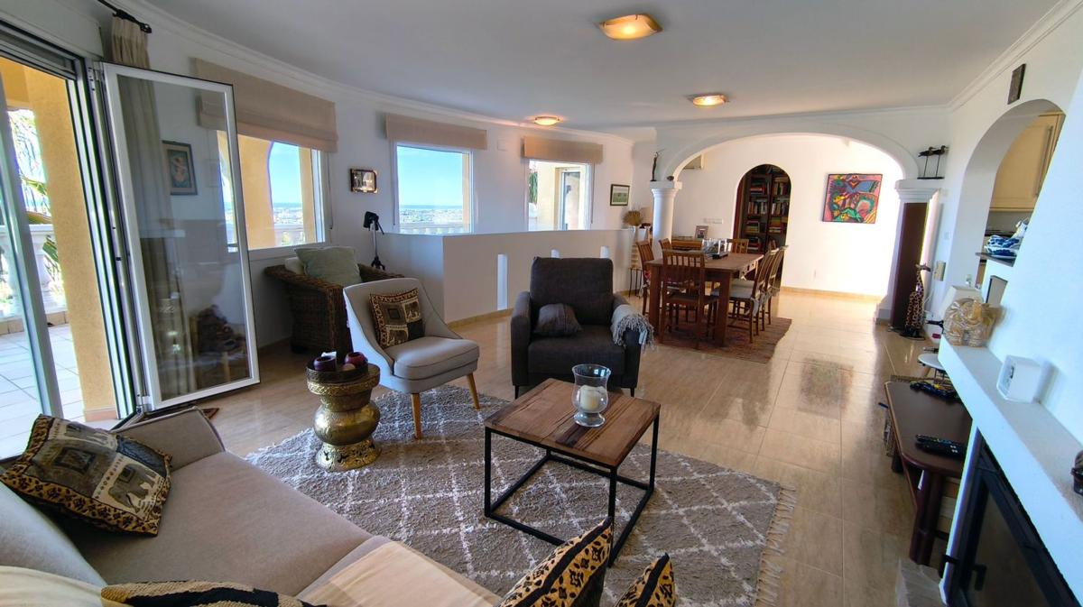 Properties for sale and rent in Spain photo 5