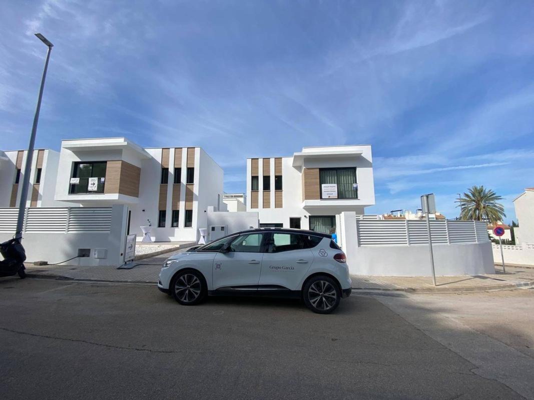 Properties for sale and rent in Spain photo 1