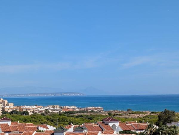 Chalet adosado en Calle Ulises, Torreblanca, Torrevieja photo 1