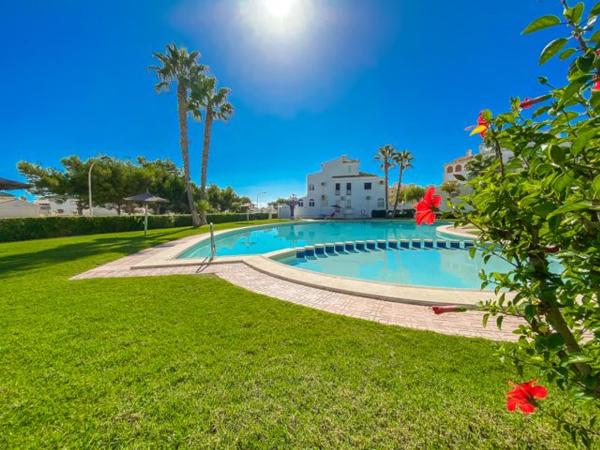 Chalet adosado en Calle Ulises, Torreblanca, Torrevieja photo 3