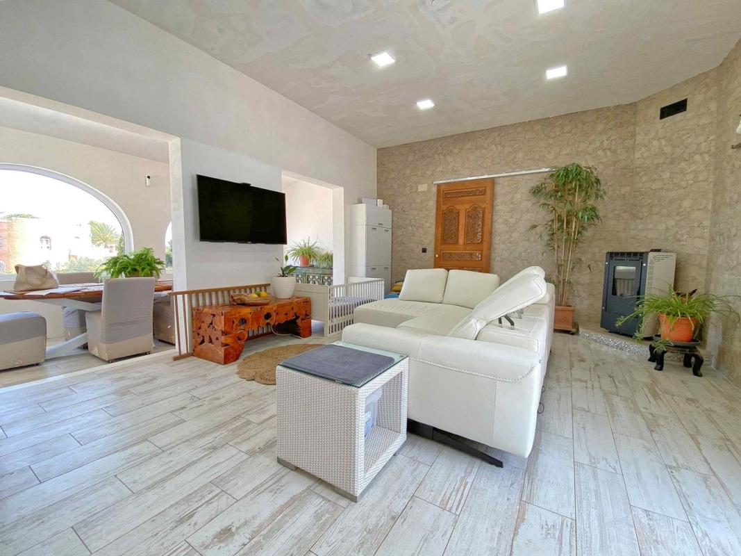 Properties for sale and rent in Spain photo 3