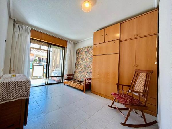 Квартира на продажу в Estudio en Avenida Robleda, 12, La Siesta - El Salado - Torreta, Torrevieja, Торревьеха photo 1