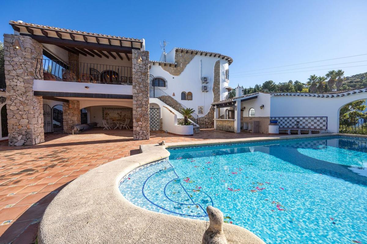 Properties for sale and rent in Spain photo 1