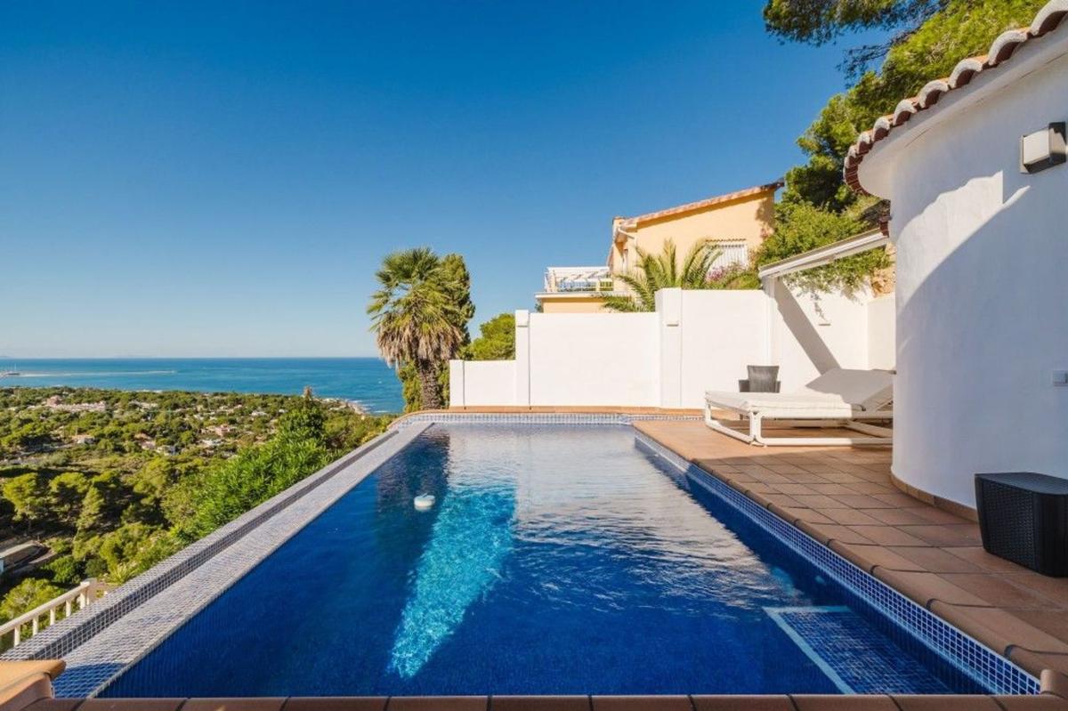 Properties for sale and rent in Spain photo 2