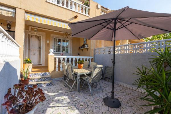 Chalet adosado en Calle Maese Pedro, 7, Aguas Nuevas, Torrevieja photo 2