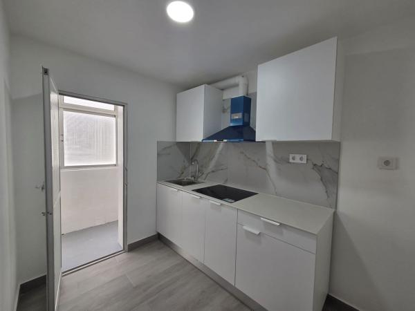 Продажа квартиры на Piso en Calle Músico Torres Climent, Virgen del Remedio - Parque lo Morant, Alicante / Alacant, Аликанте / Алакант
photo 1