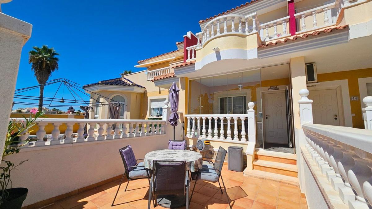 Sprzedaż niezależnego domku jednorodzinnego w Casa o chalet en Avenida de Huelva, 16, Doña Pepa, Rojales, Rojales photo 2