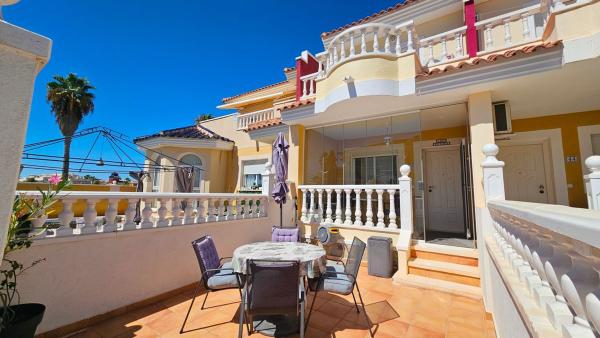 Chalet wolnostojący na sprzedaż w  Casa o chalet en Avenida de Huelva, 16, Doña Pepa, Rojales, Rojales photo 2